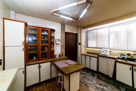 Apartamento para alugar com 150m², 5 quartos e 2 vagas Apartamento para alugar com 150m², 5 quartos e 2 vagasCozinha