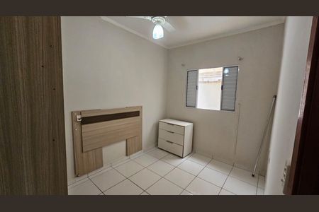Quarto de casa de condomínio para alugar com 2 quartos, 50m² em Parque das Americas, Praia Grande
