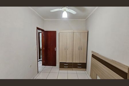 Quarto de casa de condomínio para alugar com 2 quartos, 50m² em Parque das Americas, Praia Grande