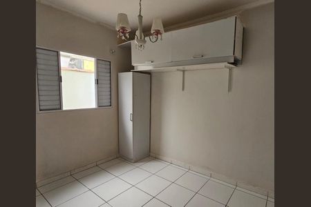 Quarto de casa de condomínio para alugar com 2 quartos, 50m² em Parque das Americas, Praia Grande