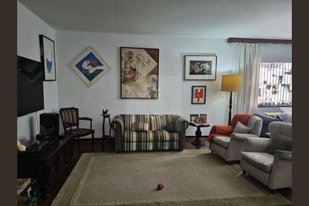 Casa à venda com 4 quartos, 235m² em Moema, São Paulo