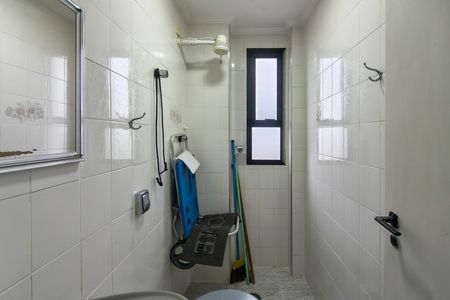 Apartamento para alugar com 165m², 3 quartos e 3 vagas Apartamento para alugar com 165m², 3 quartos e 3 vagasBanheiro de serviço