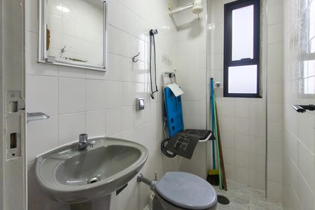 Apartamento para alugar com 165m², 3 quartos e 3 vagas Apartamento para alugar com 165m², 3 quartos e 3 vagasBanheiro de serviço