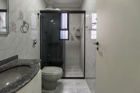 Apartamento para alugar com 165m², 3 quartos e 3 vagas Apartamento para alugar com 165m², 3 quartos e 3 vagasBanheiro da Suíte 1