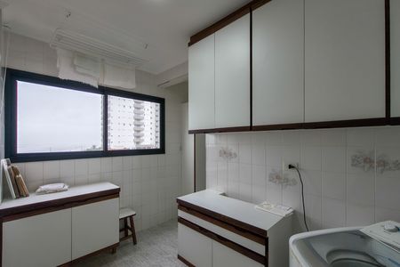 Apartamento para alugar com 165m², 3 quartos e 3 vagas Apartamento para alugar com 165m², 3 quartos e 3 vagasÁrea de Serviço