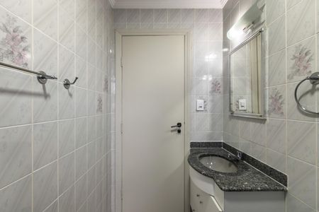 Apartamento para alugar com 165m², 3 quartos e 3 vagas Apartamento para alugar com 165m², 3 quartos e 3 vagasBanheiro da Suíte 1