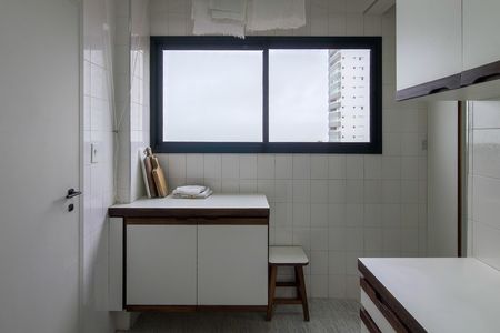 Apartamento para alugar com 165m², 3 quartos e 3 vagas Apartamento para alugar com 165m², 3 quartos e 3 vagasÁrea de Serviço