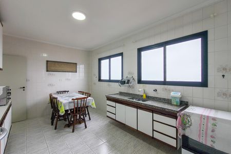 Apartamento para alugar com 165m², 3 quartos e 3 vagas Apartamento para alugar com 165m², 3 quartos e 3 vagasCozinha