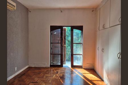 Casa à venda com 4 quartos, 300m² em Jardim Luzitania, São Paulo