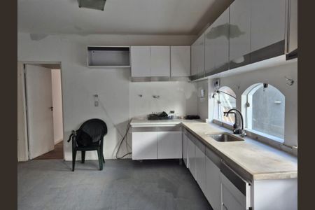 Casa à venda com 300m², 4 quartos e 6 vagas