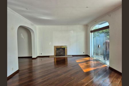 Casa à venda com 300m², 4 quartos e 6 vagas