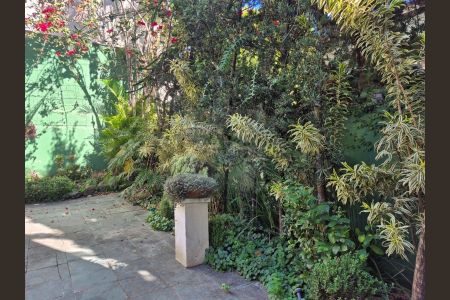 Casa à venda com 300m², 4 quartos e 6 vagas