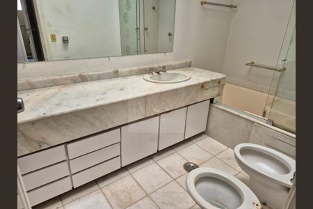 Casa à venda com 300m², 4 quartos e 6 vagas
