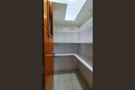 Casa de condomínio para alugar com 150m², 3 quartos e 3 vagas