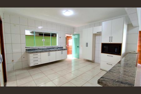 Casa de condomínio para alugar com 150m², 3 quartos e 3 vagas