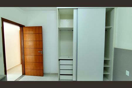 Casa de condomínio para alugar com 150m², 3 quartos e 3 vagas