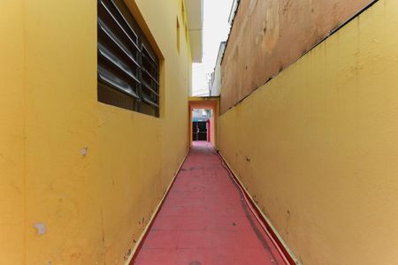 Casa à venda com 99m², 3 quartos e 2 vagas Casa à venda com 99m², 3 quartos e 2 vagasCorredor externo