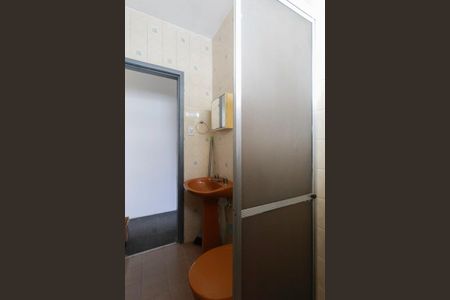 Casa à venda com 99m², 3 quartos e 2 vagas Casa à venda com 99m², 3 quartos e 2 vagasBanheiro social