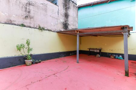 Casa à venda com 99m², 3 quartos e 2 vagas Casa à venda com 99m², 3 quartos e 2 vagasQuintal