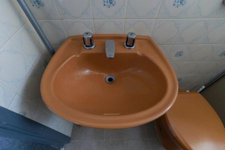 Casa à venda com 99m², 3 quartos e 2 vagas Casa à venda com 99m², 3 quartos e 2 vagasBanheiro social