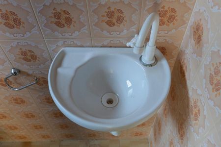 Casa à venda com 99m², 3 quartos e 2 vagas Casa à venda com 99m², 3 quartos e 2 vagasBanheiro de serviço