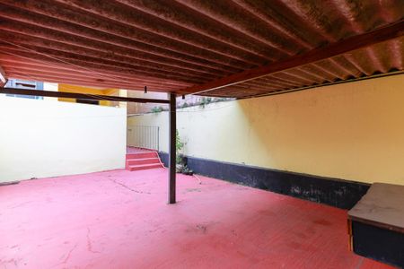 Casa à venda com 99m², 3 quartos e 2 vagas Casa à venda com 99m², 3 quartos e 2 vagasQuintal