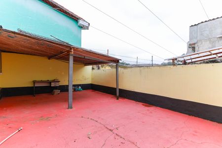 Casa à venda com 99m², 3 quartos e 2 vagas Casa à venda com 99m², 3 quartos e 2 vagasQuintal