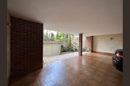 Casa para alugar com 320m², 4 quartos e 4 vagas Casa para alugar com 320m², 4 quartos e 4 vagasGaragem