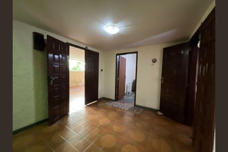 Casa para alugar com 320m², 4 quartos e 4 vagas Casa para alugar com 320m², 4 quartos e 4 vagasSala