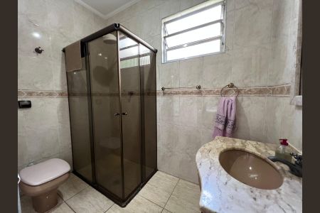 Casa para alugar com 320m², 4 quartos e 4 vagas Casa para alugar com 320m², 4 quartos e 4 vagasBanheiro
