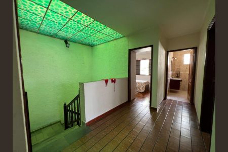 Casa para alugar com 320m², 4 quartos e 4 vagas Casa para alugar com 320m², 4 quartos e 4 vagasCorredor