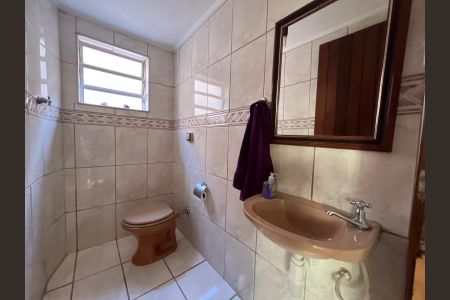 Casa para alugar com 320m², 4 quartos e 4 vagas Casa para alugar com 320m², 4 quartos e 4 vagasBanheiro