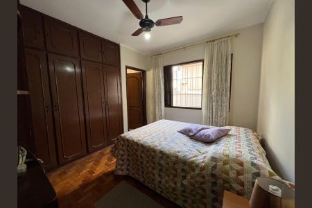 Casa para alugar com 320m², 4 quartos e 4 vagas Casa para alugar com 320m², 4 quartos e 4 vagasQuarto