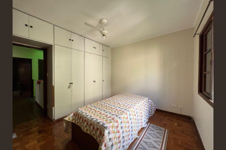 Casa para alugar com 320m², 4 quartos e 4 vagas Casa para alugar com 320m², 4 quartos e 4 vagasQuarto