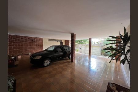 Casa para alugar com 320m², 4 quartos e 4 vagas Casa para alugar com 320m², 4 quartos e 4 vagasGaragem