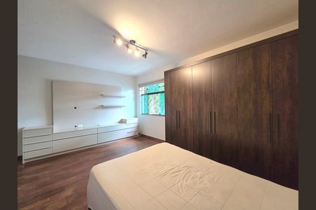 Suíte de casa à venda com 3 quartos, 160m² em Indianópolis, São Paulo