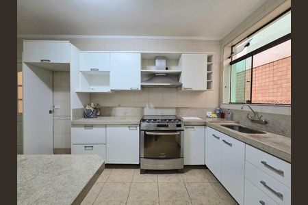 Cozinha de casa à venda com 3 quartos, 160m² em Indianópolis, São Paulo