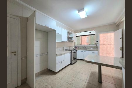Cozinha de casa à venda com 3 quartos, 160m² em Indianópolis, São Paulo