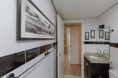 Apartamento à venda com 98m², 3 quartos e 1 vaga Apartamento à venda com 98m², 3 quartos e 1 vagaBanheiro da Suíte
