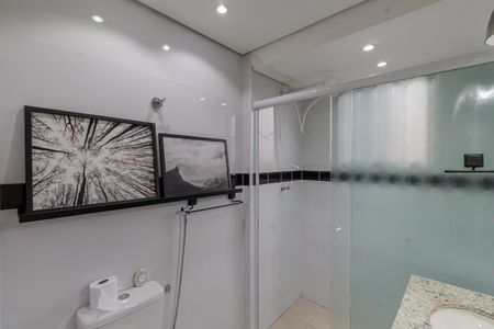 Apartamento à venda com 98m², 3 quartos e 1 vaga Apartamento à venda com 98m², 3 quartos e 1 vagaBanheiro