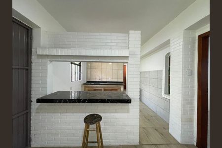 Casa para alugar com 100m², 4 quartos e 2 vagas