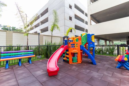 Apartamento para alugar com 44m², 2 quartos e 1 vaga Apartamento para alugar com 44m², 2 quartos e 1 vagaÁrea comum - Playground