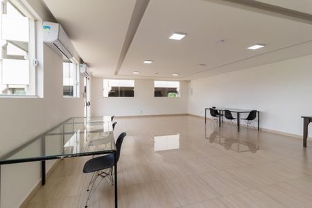 Apartamento para alugar com 44m², 2 quartos e 1 vaga Apartamento para alugar com 44m², 2 quartos e 1 vagaÁrea comum - Salão de festas
