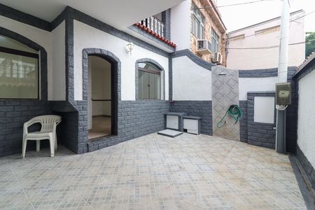 Casa para alugar com 120m², 2 quartos e 1 vagaGaragem e Quintal