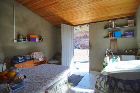 Casa à venda com 180m², 2 quartos e 1 vagaÁrea de Serviço
