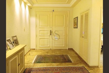 Casa à venda com 328m², 4 quartos e 4 vagas