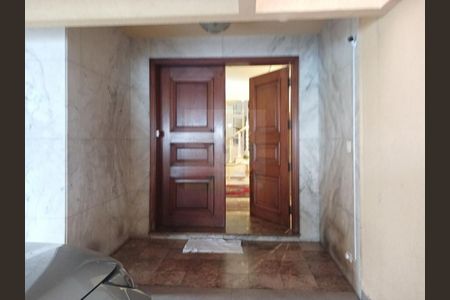 Casa à venda com 328m², 4 quartos e 4 vagas