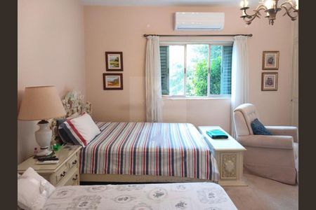 Casa à venda com 328m², 4 quartos e 4 vagas