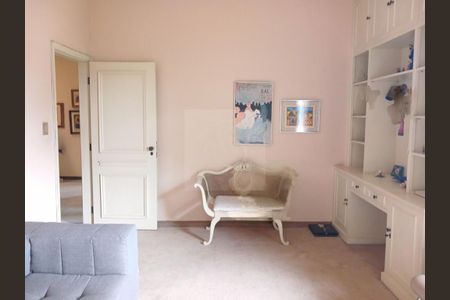 Casa à venda com 328m², 4 quartos e 4 vagas
