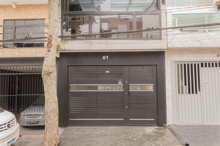 Casa à venda com 85m², 3 quartos e 1 vaga Casa à venda com 85m², 3 quartos e 1 vagaFachada